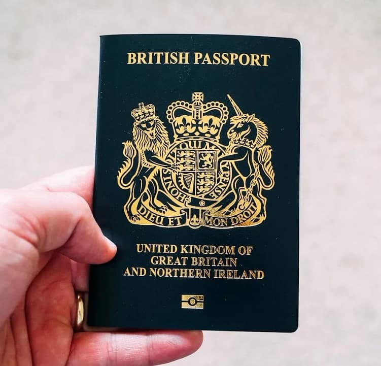 Glasgow Airport Transfers 2 Uk Passport On Hand